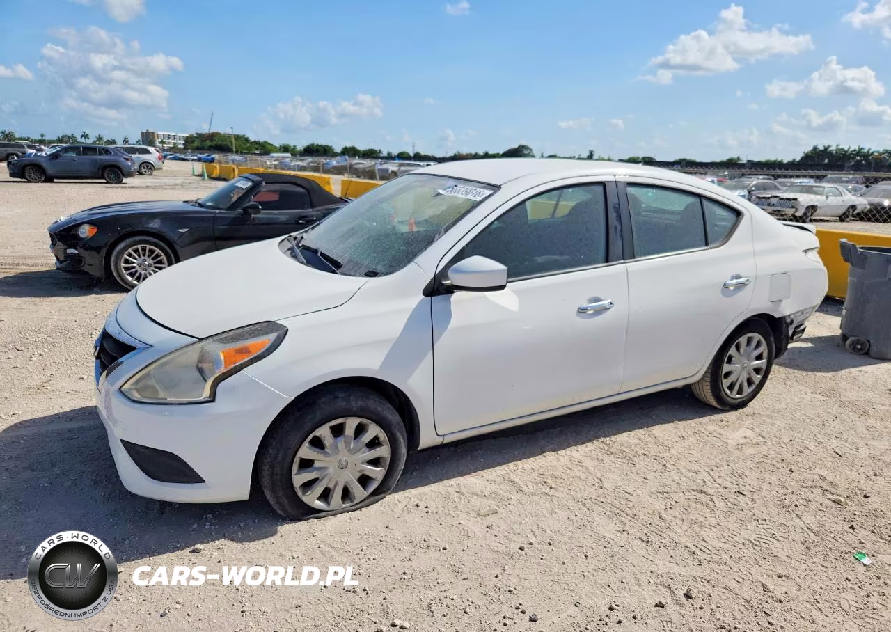 2015 Nissan Versa 1.6 Sv – zdjęcie 1 z 12
