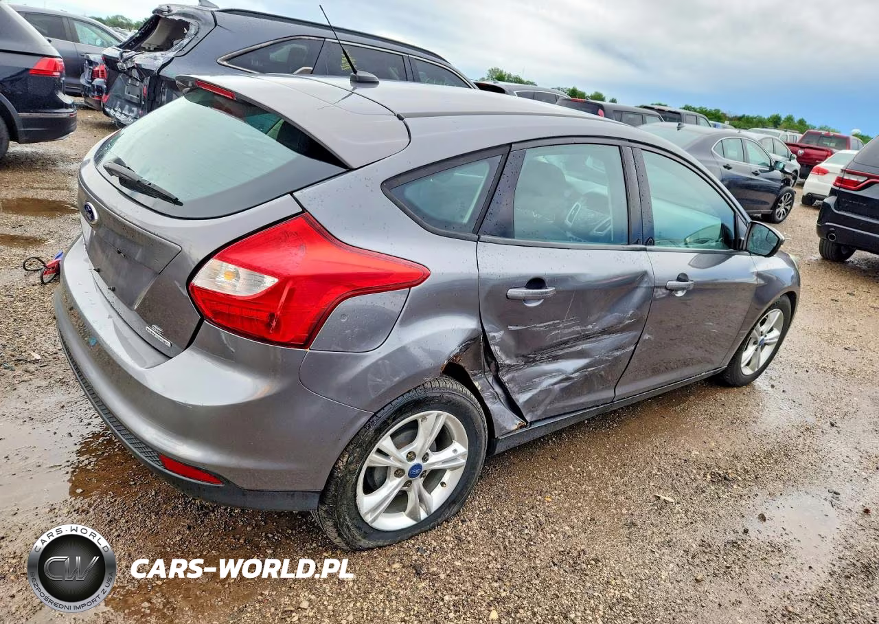 2014 Ford Focus Se VIN:1FADP3K22EL173592 - 3