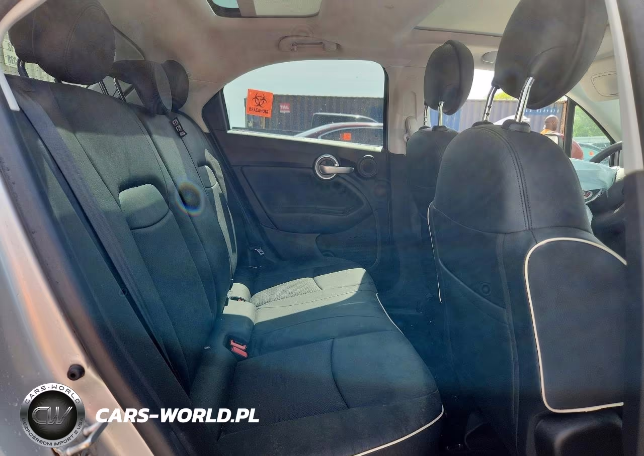 2018 Fiat 500X Lounge VIN:ZFBCFYDB5JP657118 - 11