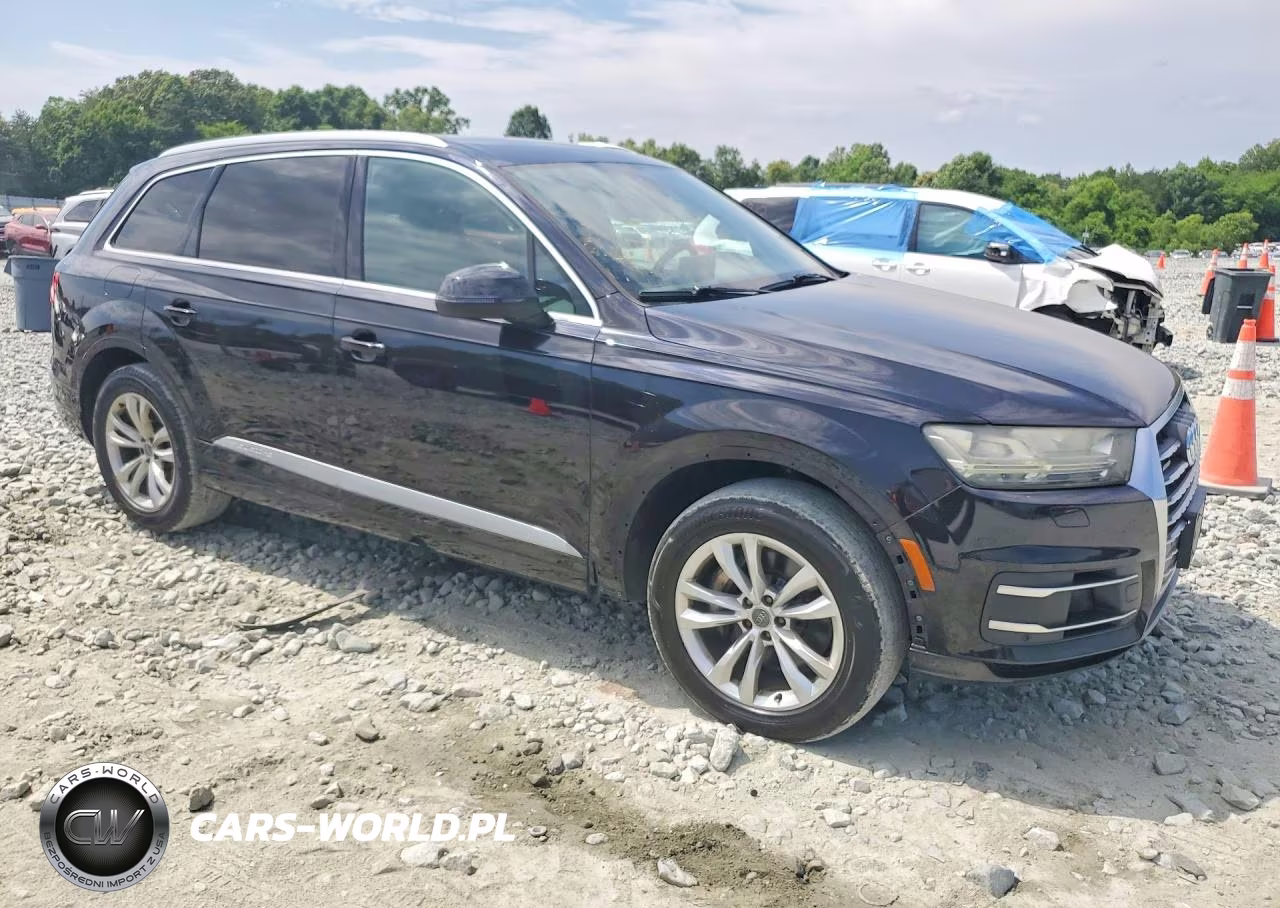 2017 Audi Q7 Premium Plus VIN:WA1LAAF78HD010097 - 4