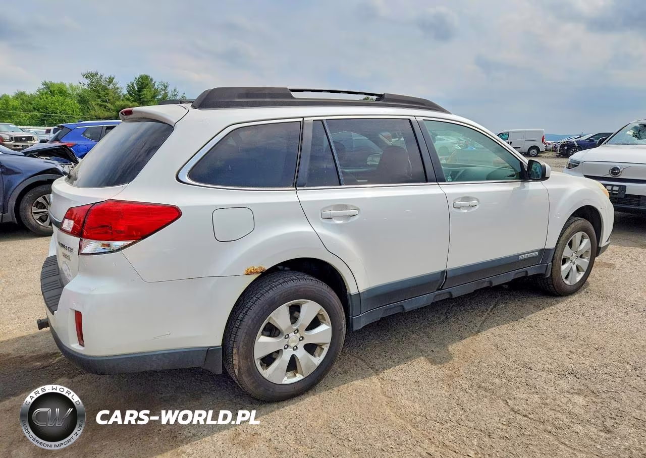2011 Subaru Outback 2.5I Premium VIN:4S4BRBGC4B1395240 - 3