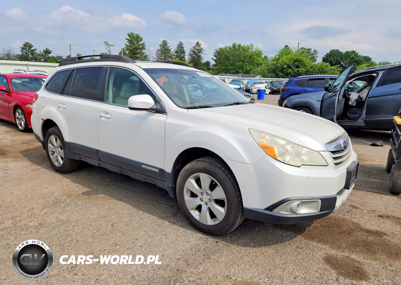 2011 Subaru Outback 2.5I Premium VIN:4S4BRBGC4B1395240 - 4