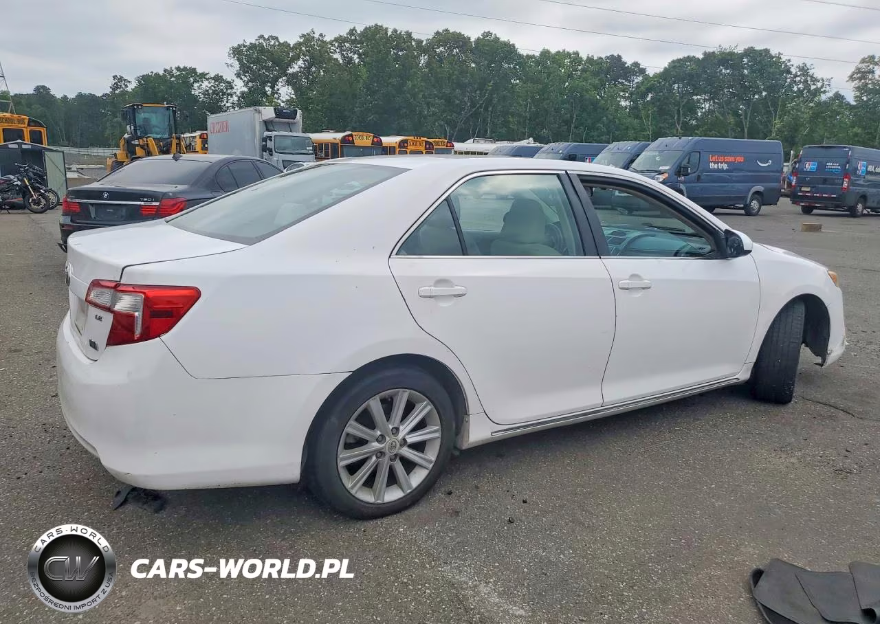 2012 Toyota Camry Hybrid Le VIN:4T1BD1FK0CU051485 - 3