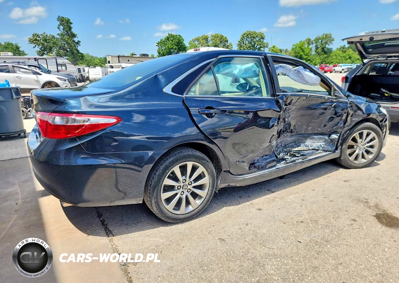 2016 Toyota Camry Xle VIN:4T1BF1FK0GU576563 - 3