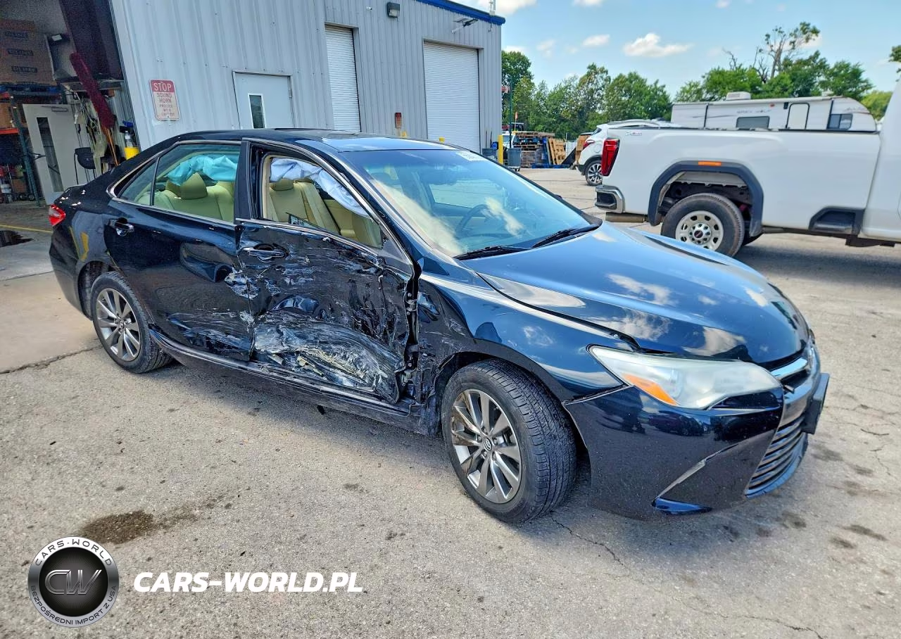 2016 Toyota Camry Xle VIN:4T1BF1FK0GU576563 - 4