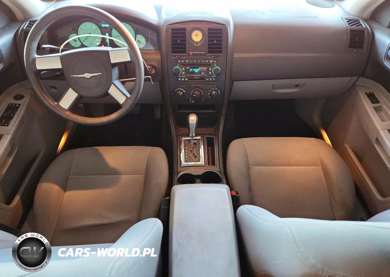 2007 Chrysler 300 VIN:2C3KA43R77H860916 - 8
