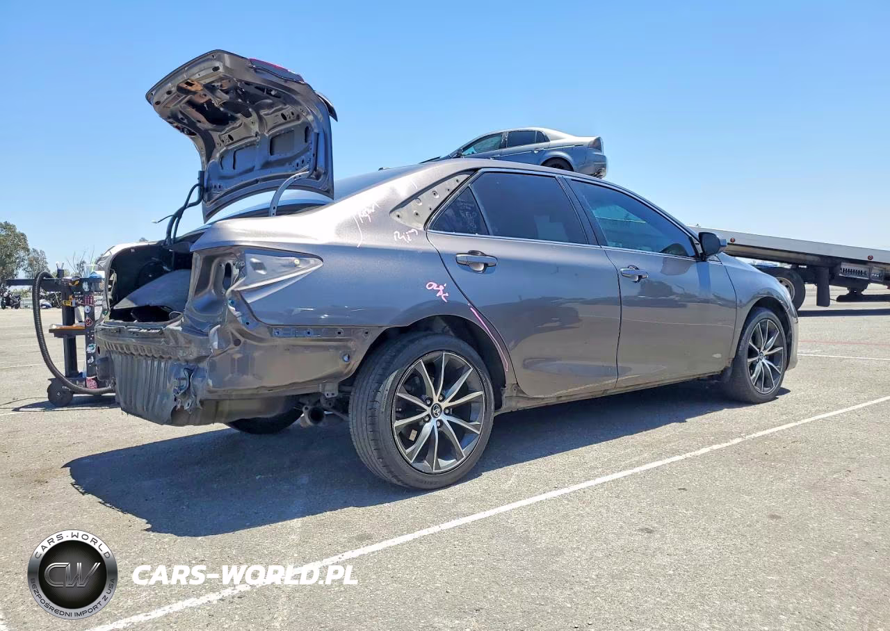 2017 Toyota Camry Xse VIN:4T1BF1FK2HU797499 - 3