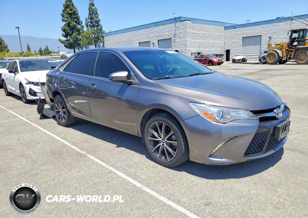 2017 Toyota Camry Xse VIN:4T1BF1FK2HU797499 - 4