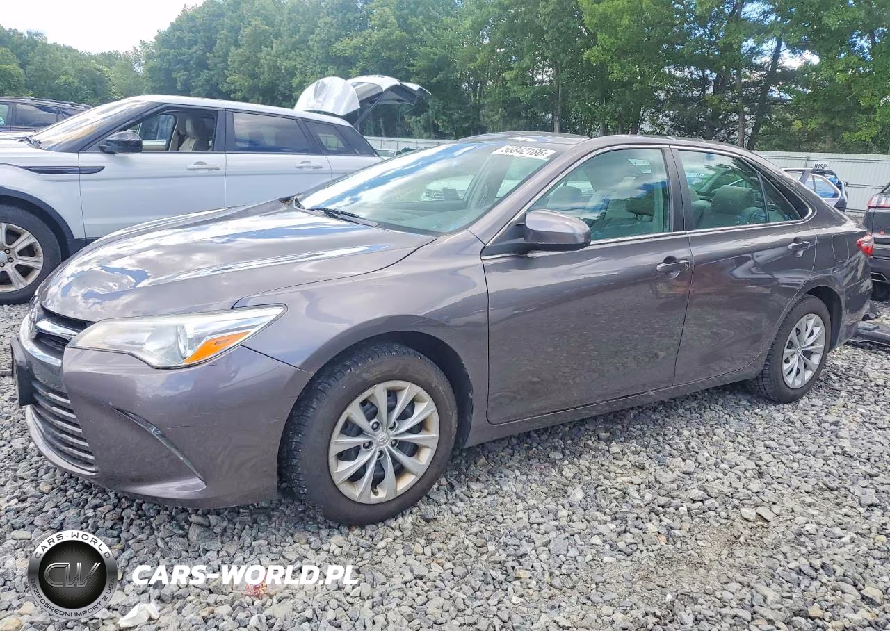 2015 Toyota Camry Le – zdjęcie 1 z 12