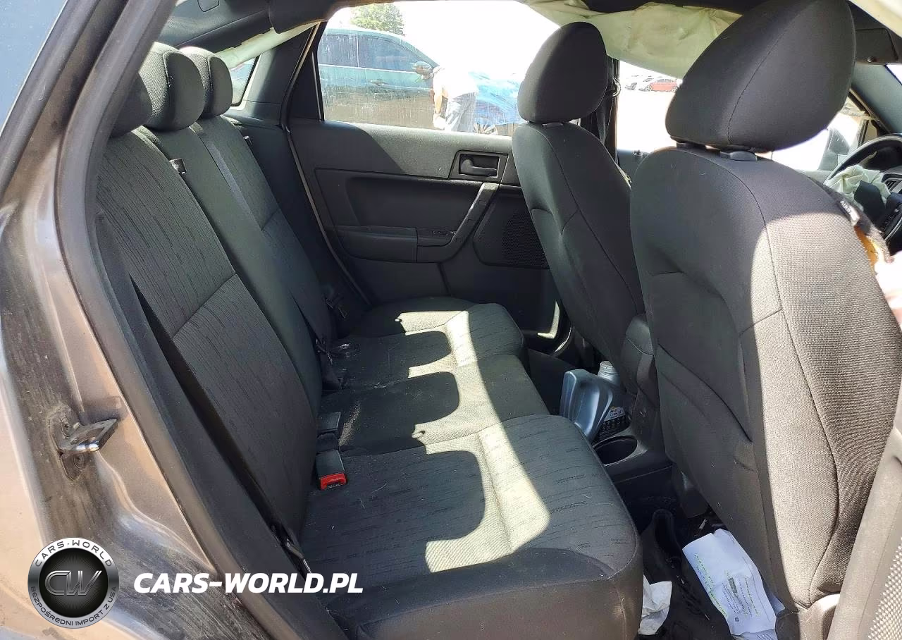 2010 Ford Focus Se VIN:1FAHP3FN2AW262898 - 10