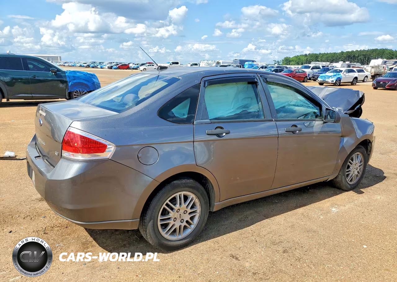 2010 Ford Focus Se VIN:1FAHP3FN2AW262898 - 3