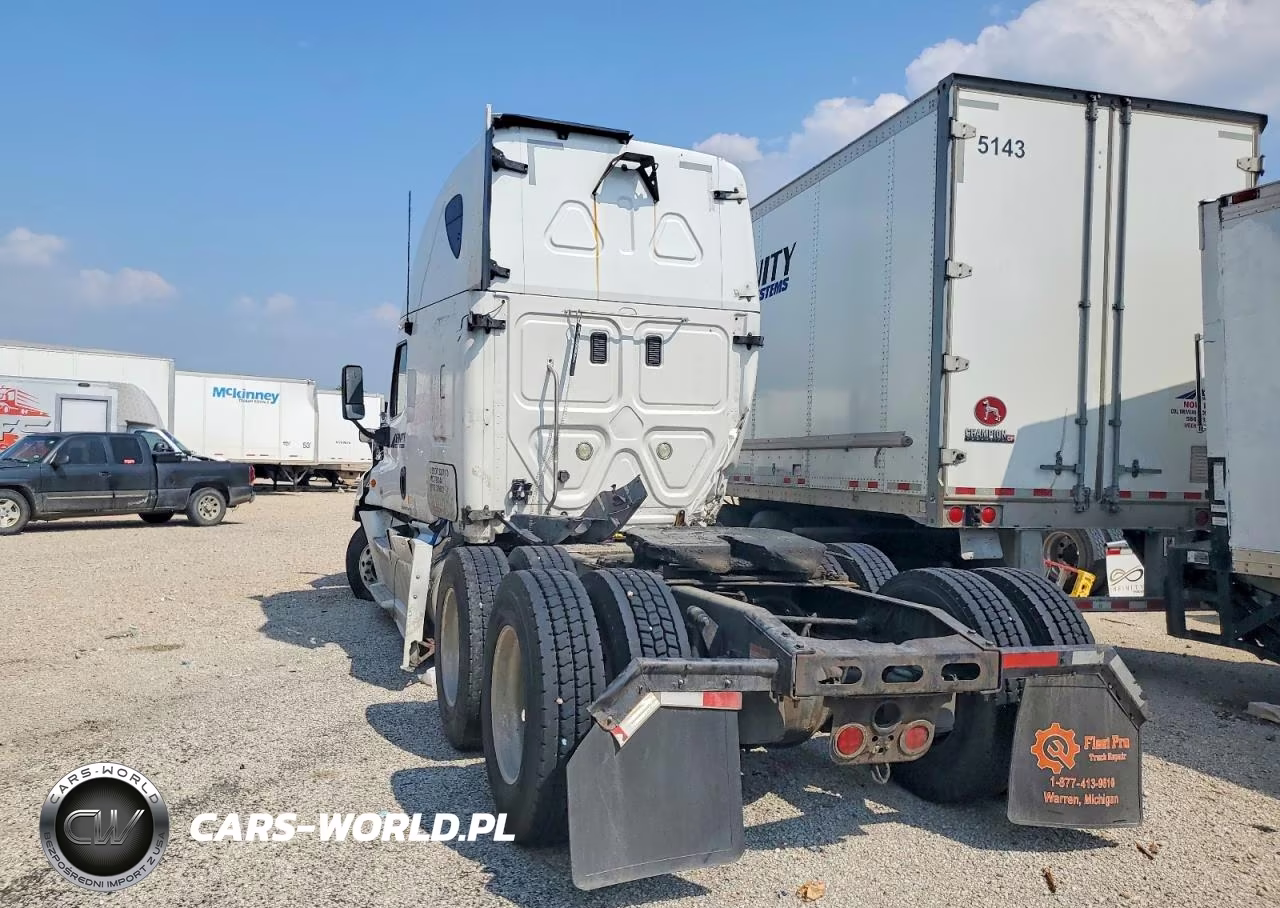 2012 Freightliner Cascadia Semi Truck VIN:1FUJGLBG0CSBJ1180 - 3