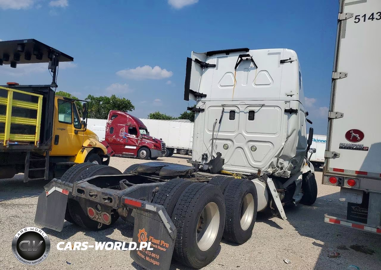 2012 Freightliner Cascadia Semi Truck VIN:1FUJGLBG0CSBJ1180 - 4