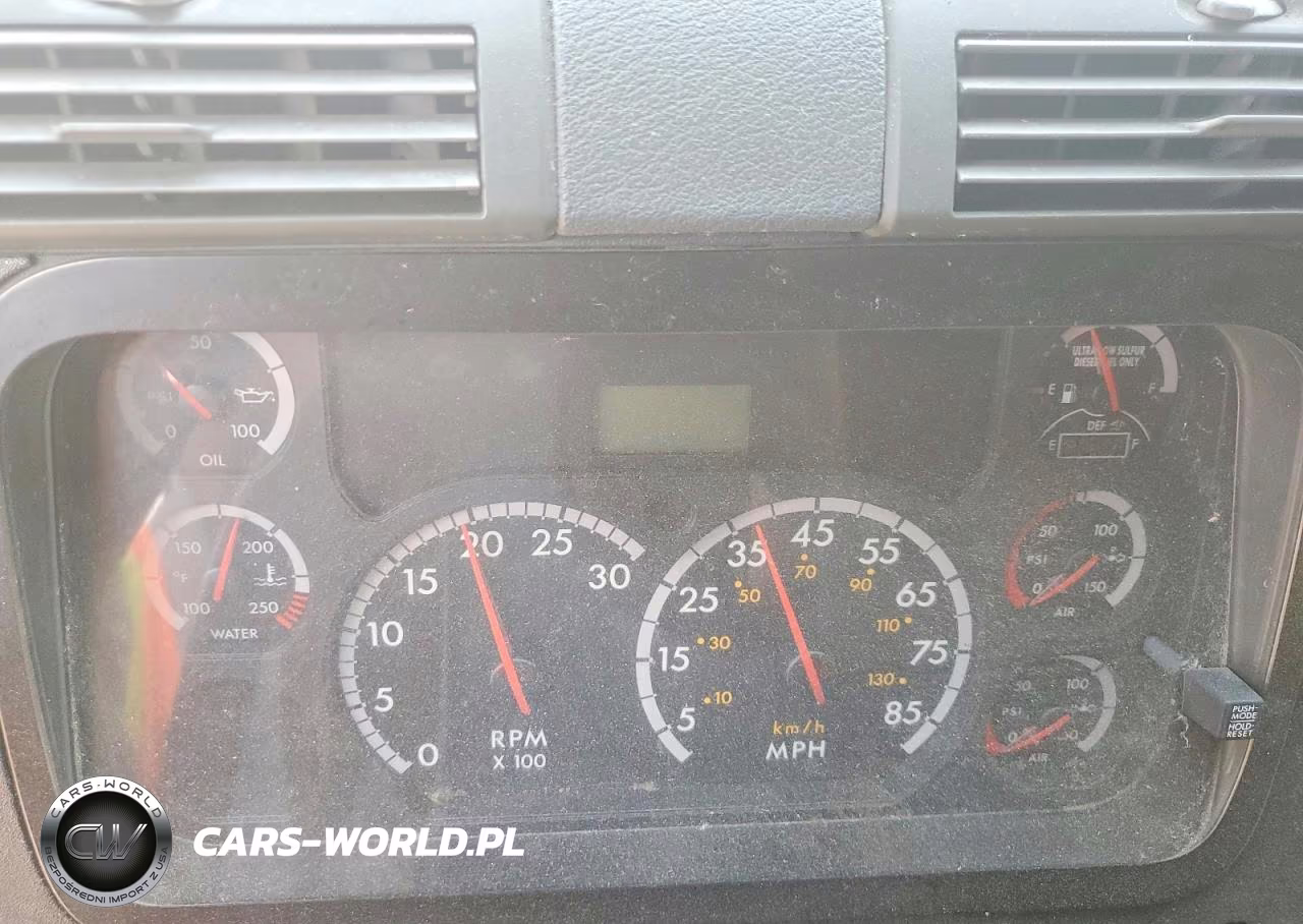 2012 Freightliner Cascadia Semi Truck VIN:1FUJGLBG0CSBJ1180 - 8
