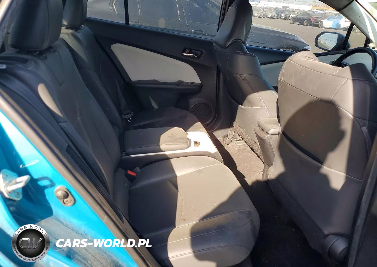 2017 Toyota Prius Prime VIN:JTDKARFP0H3059915 - 10