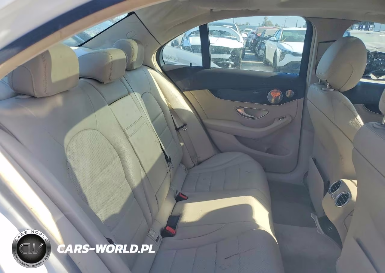 2015 Mercedes-Benz C 300 4Matic VIN:55SWF4KB8FU011058 - 10