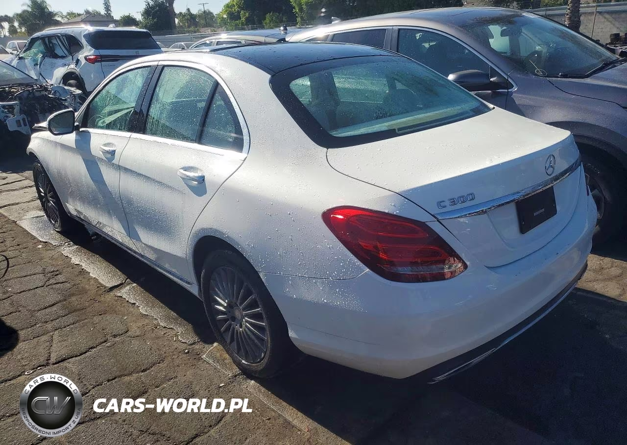2015 Mercedes-Benz C 300 4Matic VIN:55SWF4KB8FU011058 - 2