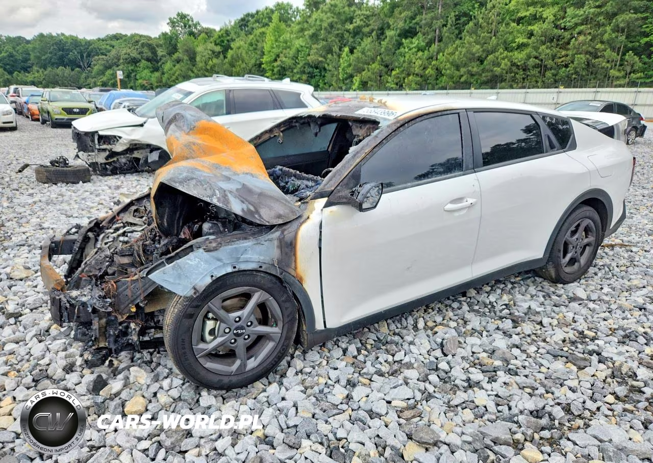 2025 Kia K4 Lxs – zdjęcie 1 z 12