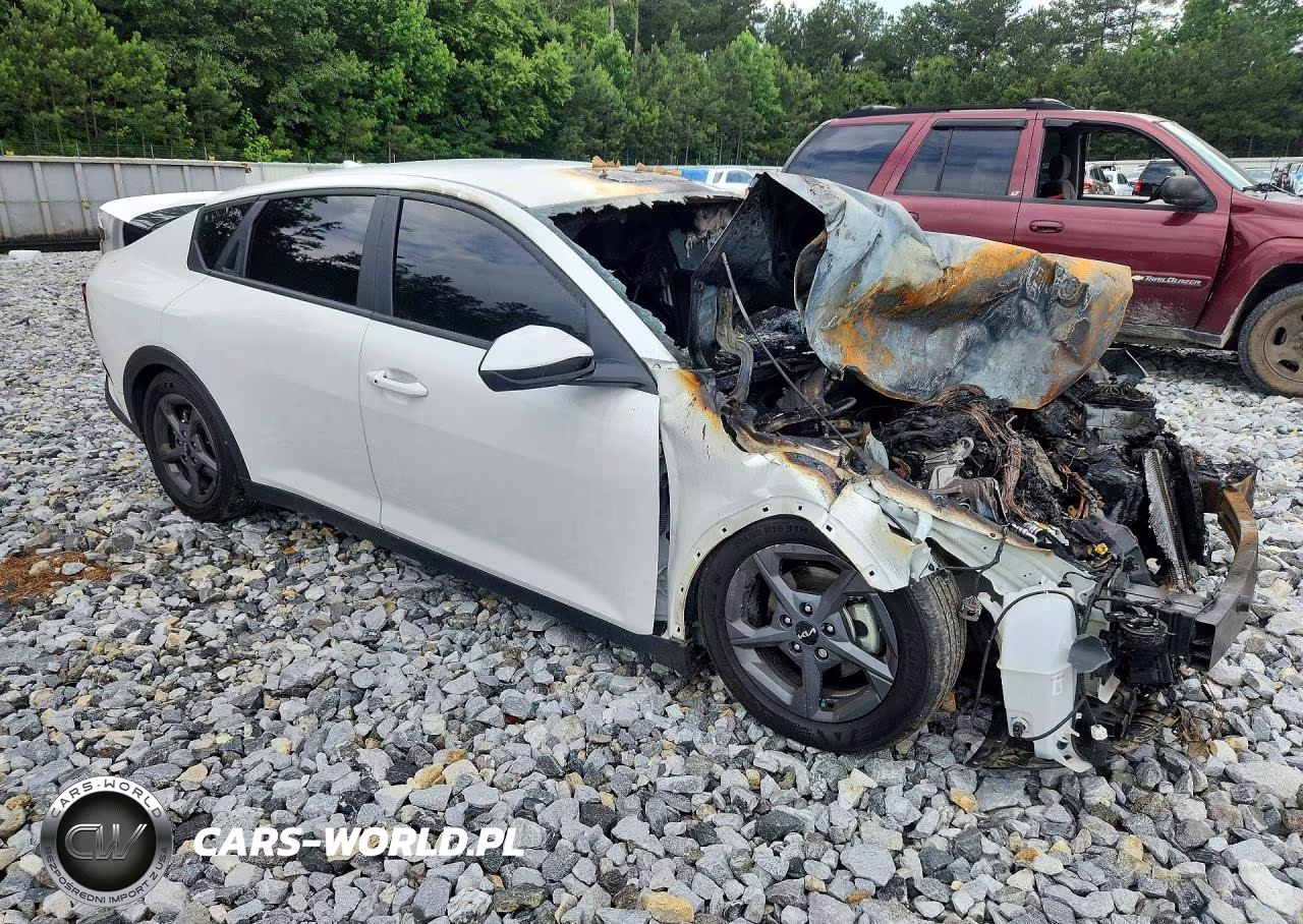 2025 Kia K4 Lxs VIN:3KPFT4DE7SE115882 - 4