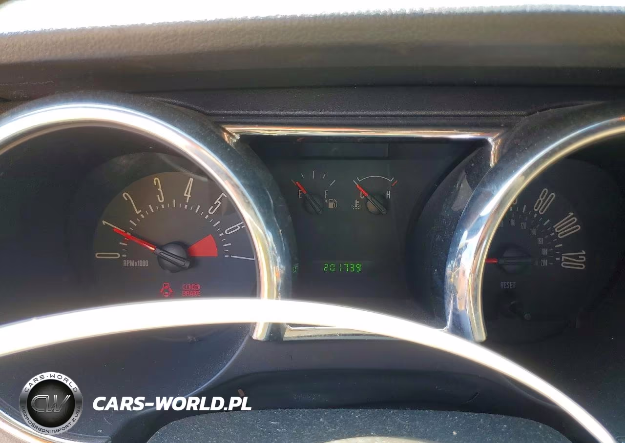 2005 Ford Mustang VIN:1ZVFT84NX55220310 - 9