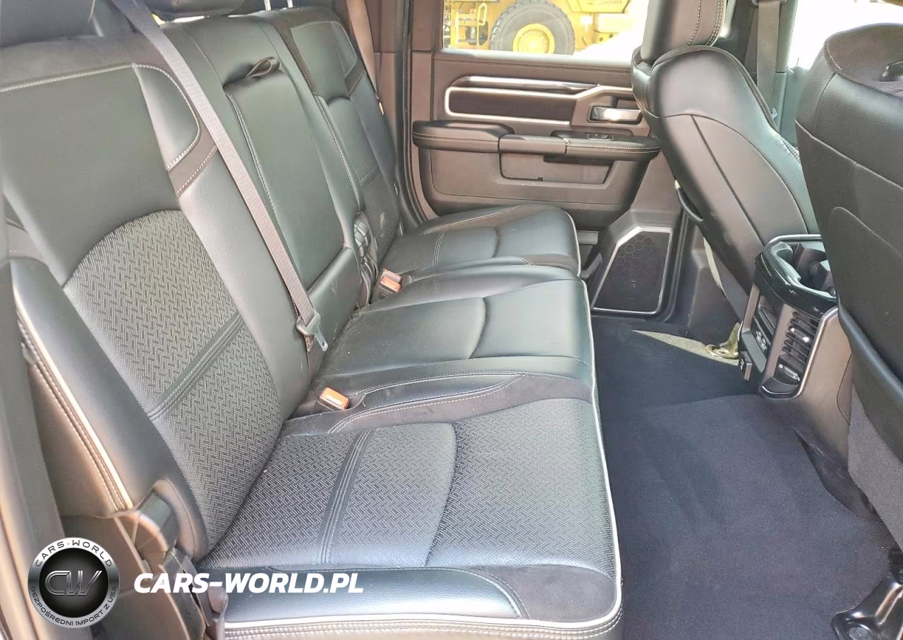 2022 Ram 3500 Laramie VIN:3C63RRML8NG193617 - 10