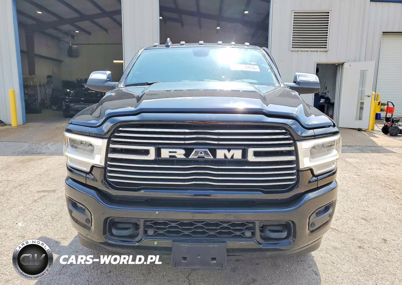 2022 Ram 3500 Laramie VIN:3C63RRML8NG193617 - 5