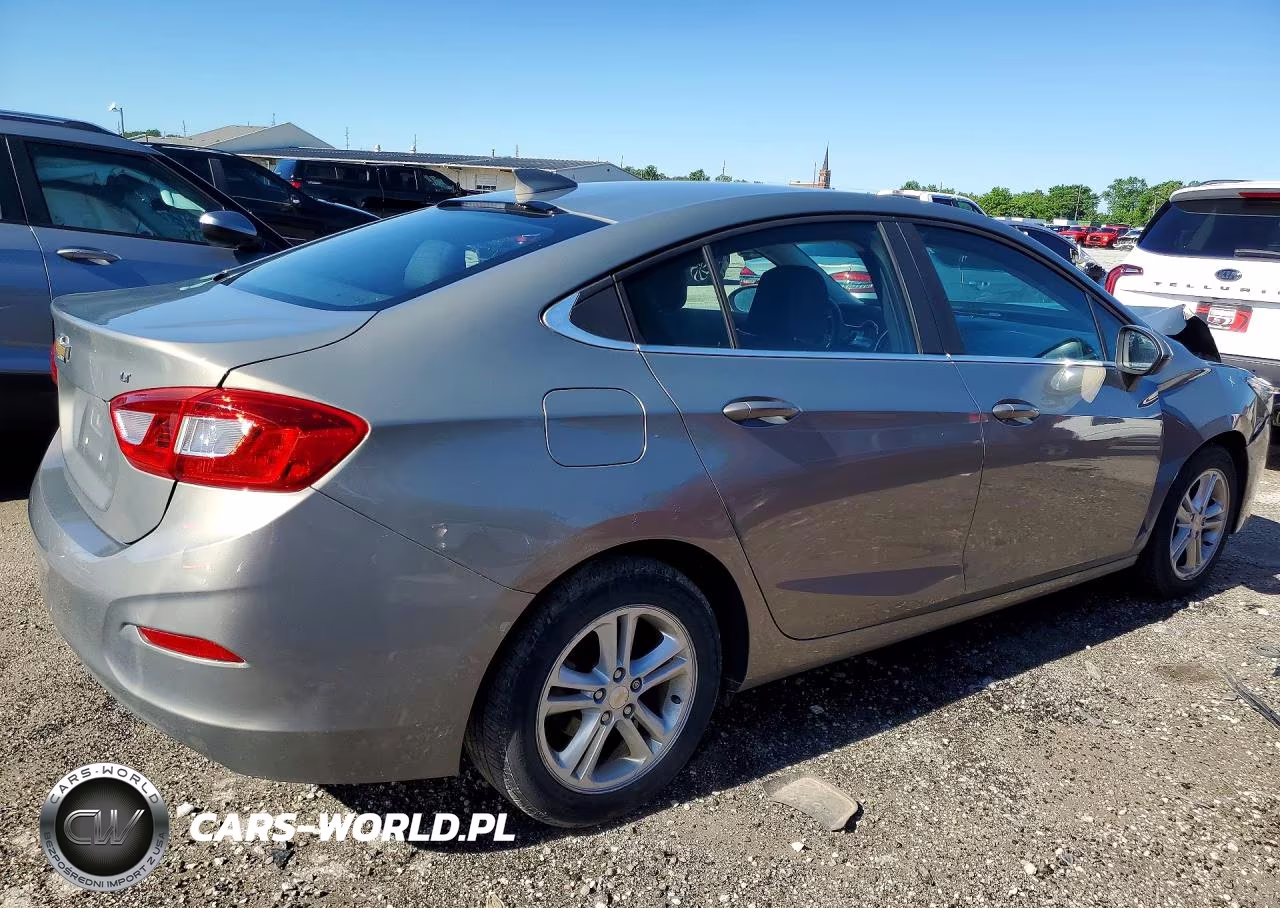 2017 Chevrolet Cruze Lt VIN:1G1BE5SMXH7132394 - 3