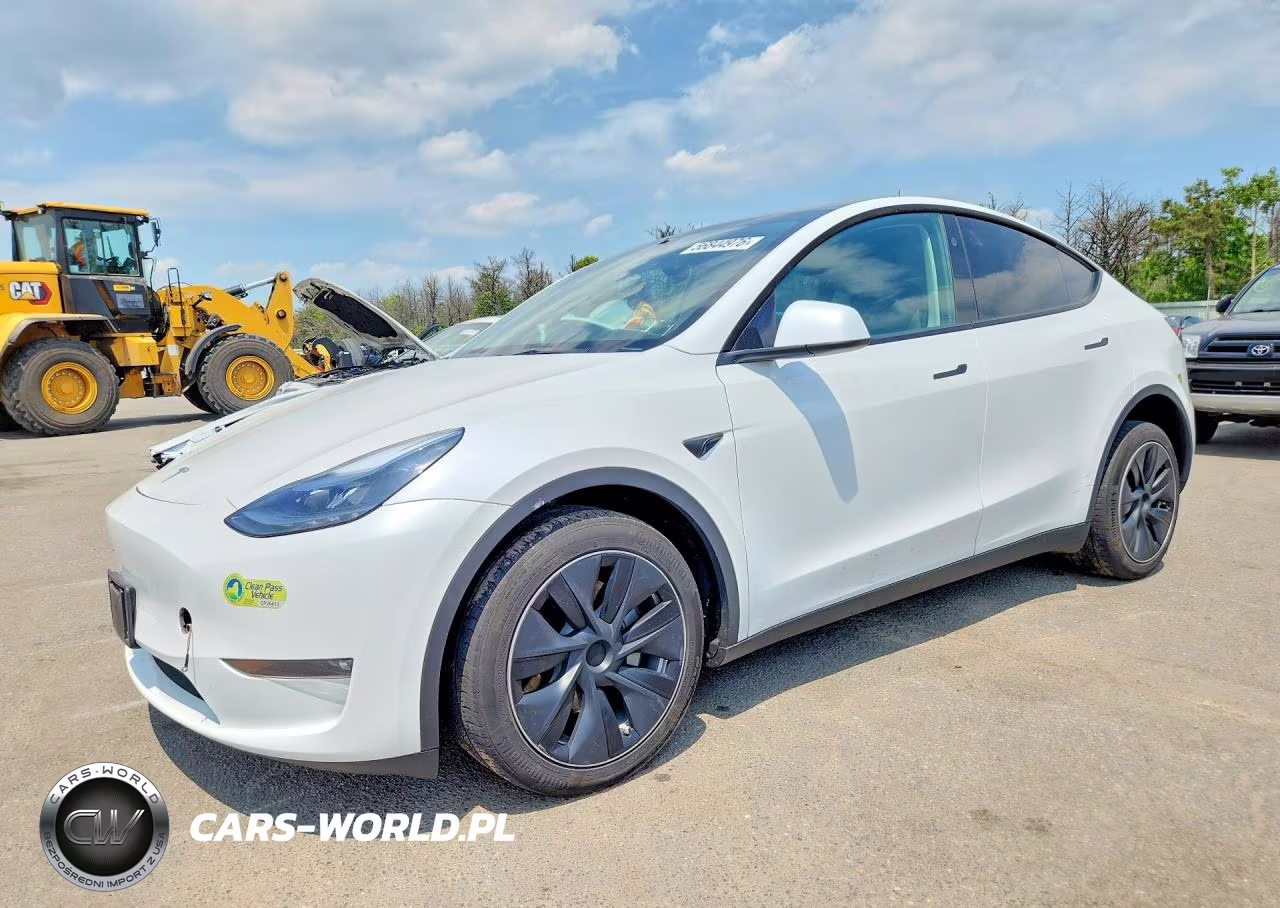 2024 Tesla Model Y – zdjęcie 1 z 14