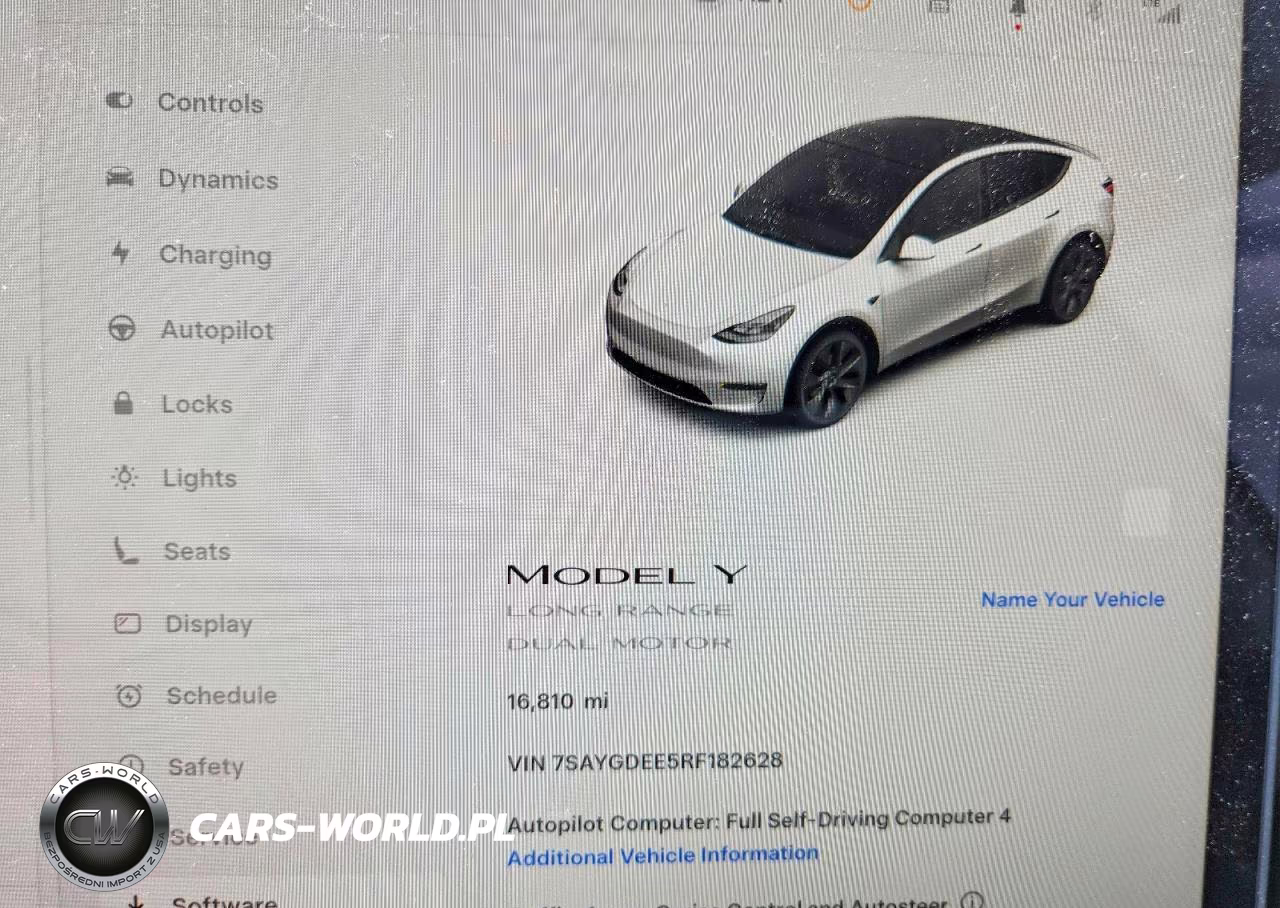 2024 Tesla Model Y VIN:7SAYGDEE5RF182628 - 9