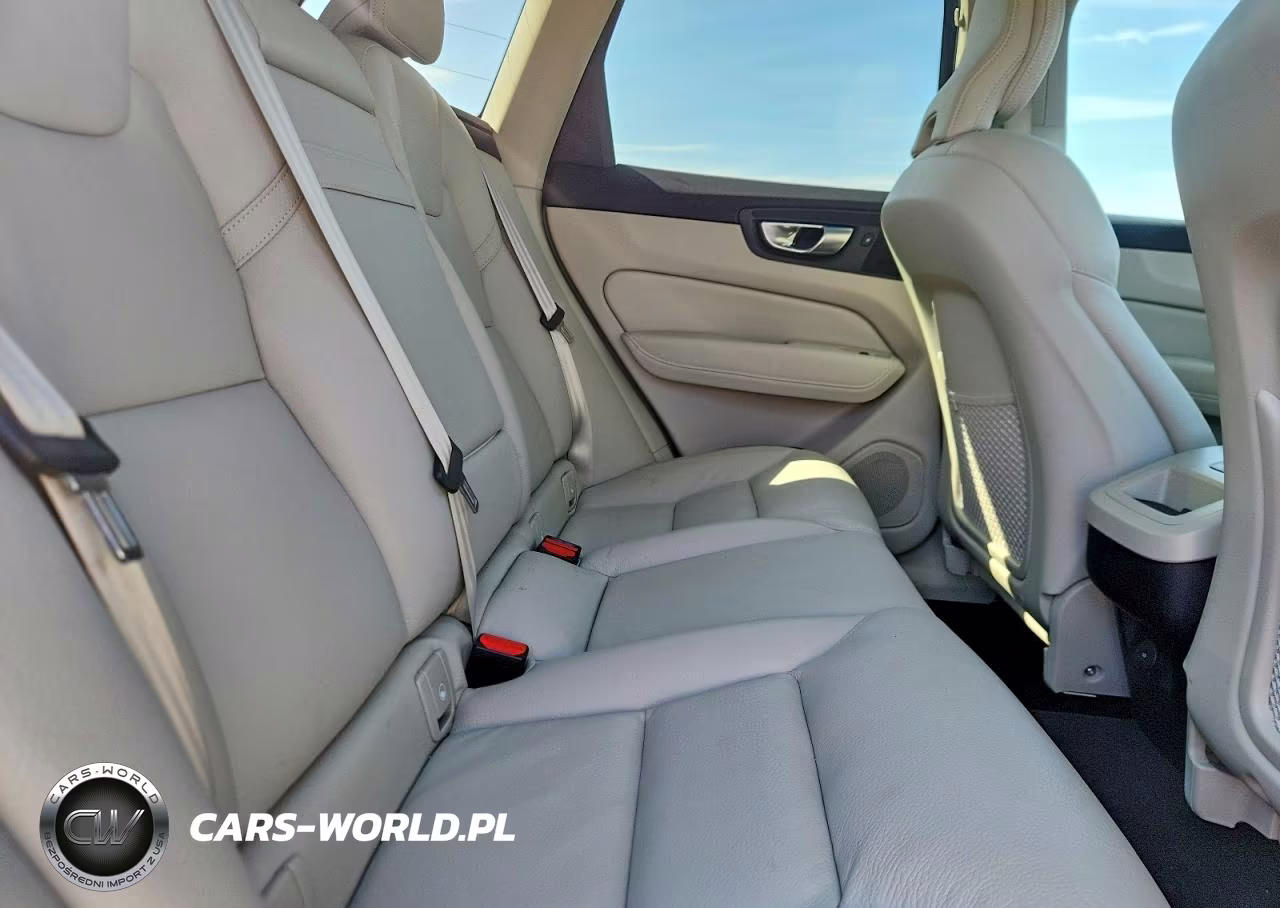 2021 Volvo Xc60 T5 Momentum VIN:YV4102RKXM1763645 - 11