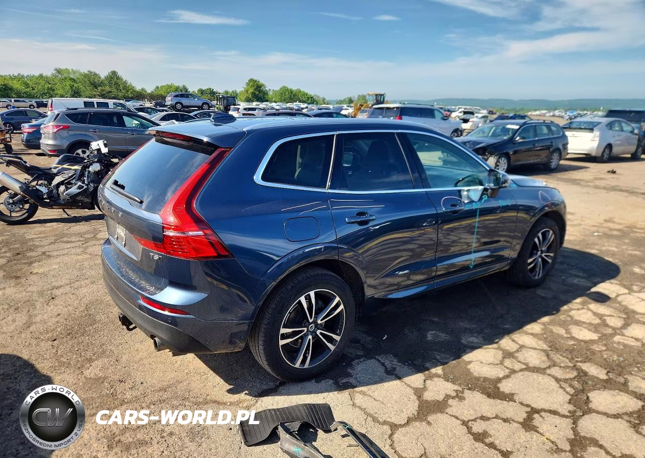 2021 Volvo Xc60 T5 Momentum VIN:YV4102RKXM1763645 - 3