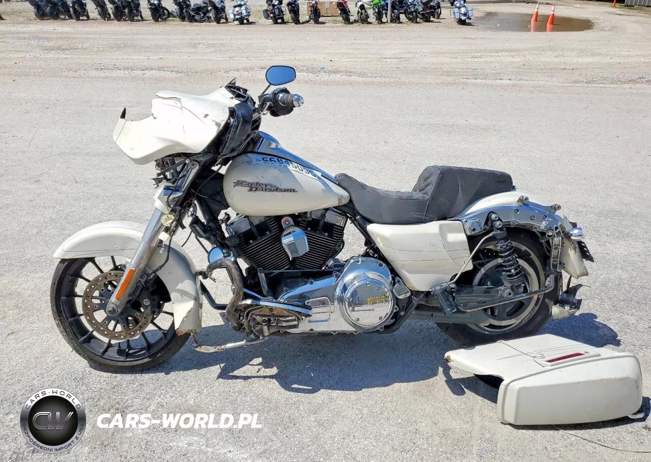 2015 Harley-Davidson Flhxs Street Glide Special VIN:1HD1KRM19FB627443 - 3