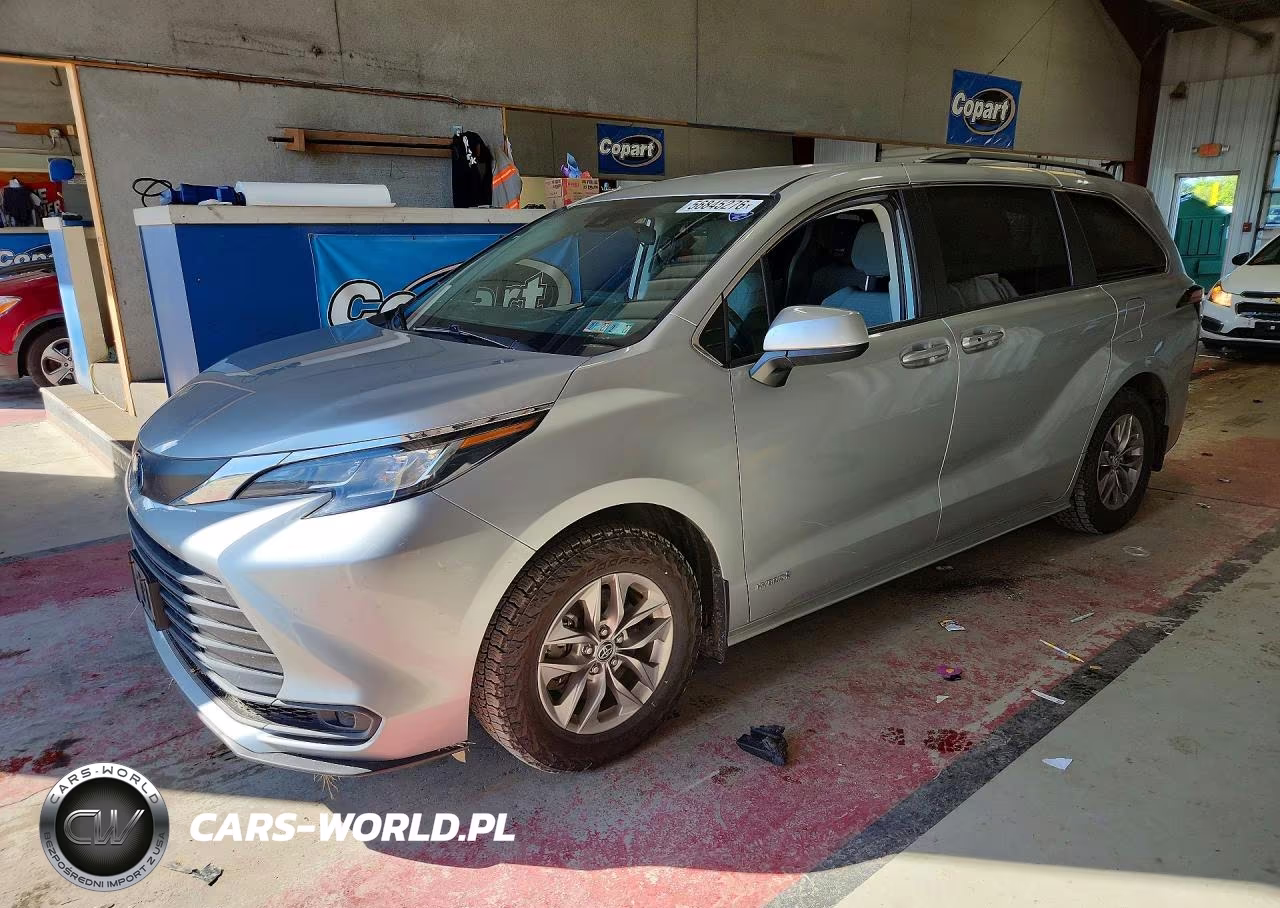 2021 Toyota Sienna Le – zdjęcie 1 z 13