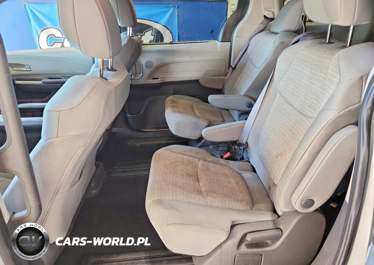 2021 Toyota Sienna Le VIN:5TDKRKEC4MS068625 - 11
