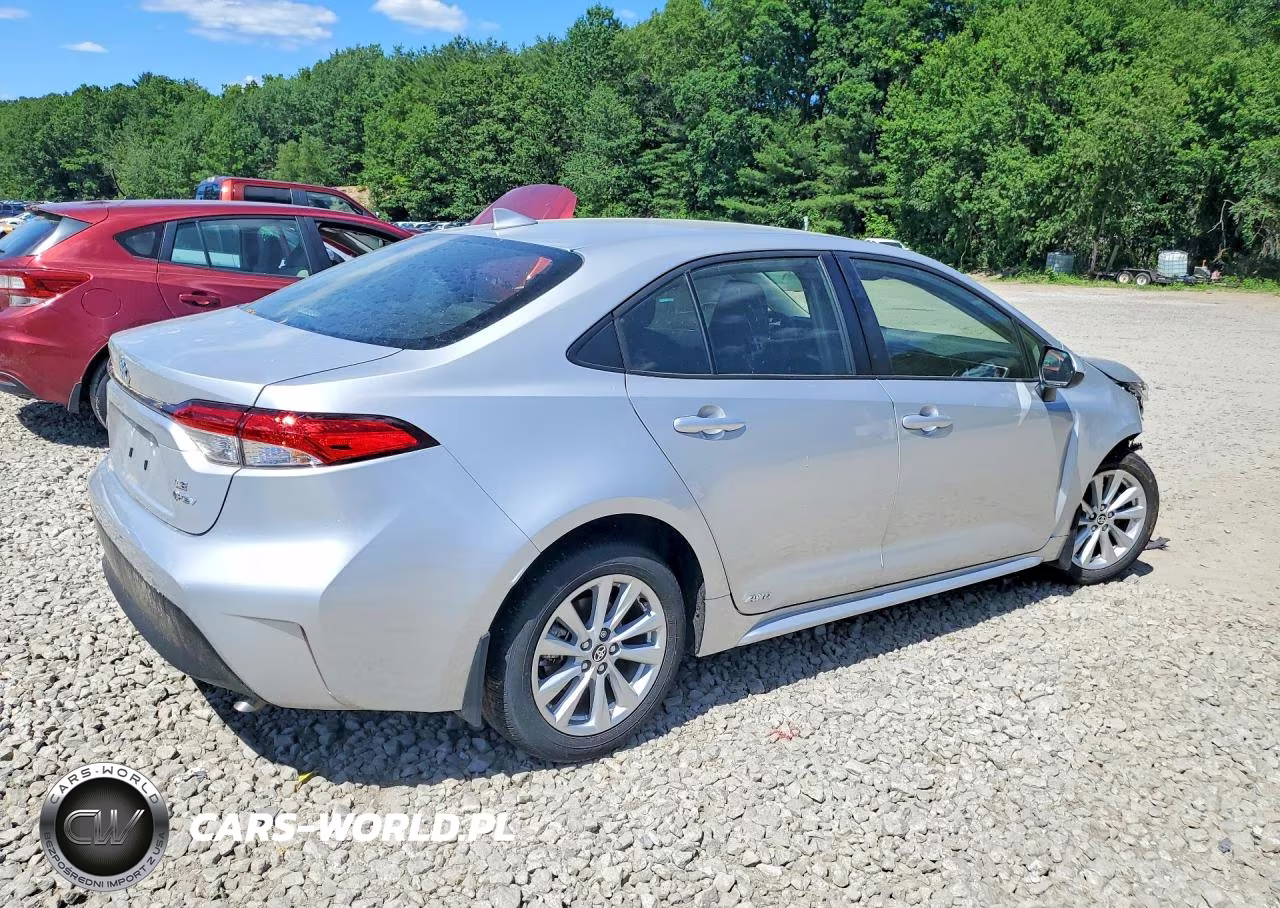 2025 Toyota Corolla Hybrid Le VIN:JTDBDMHE2S3020479 - 3