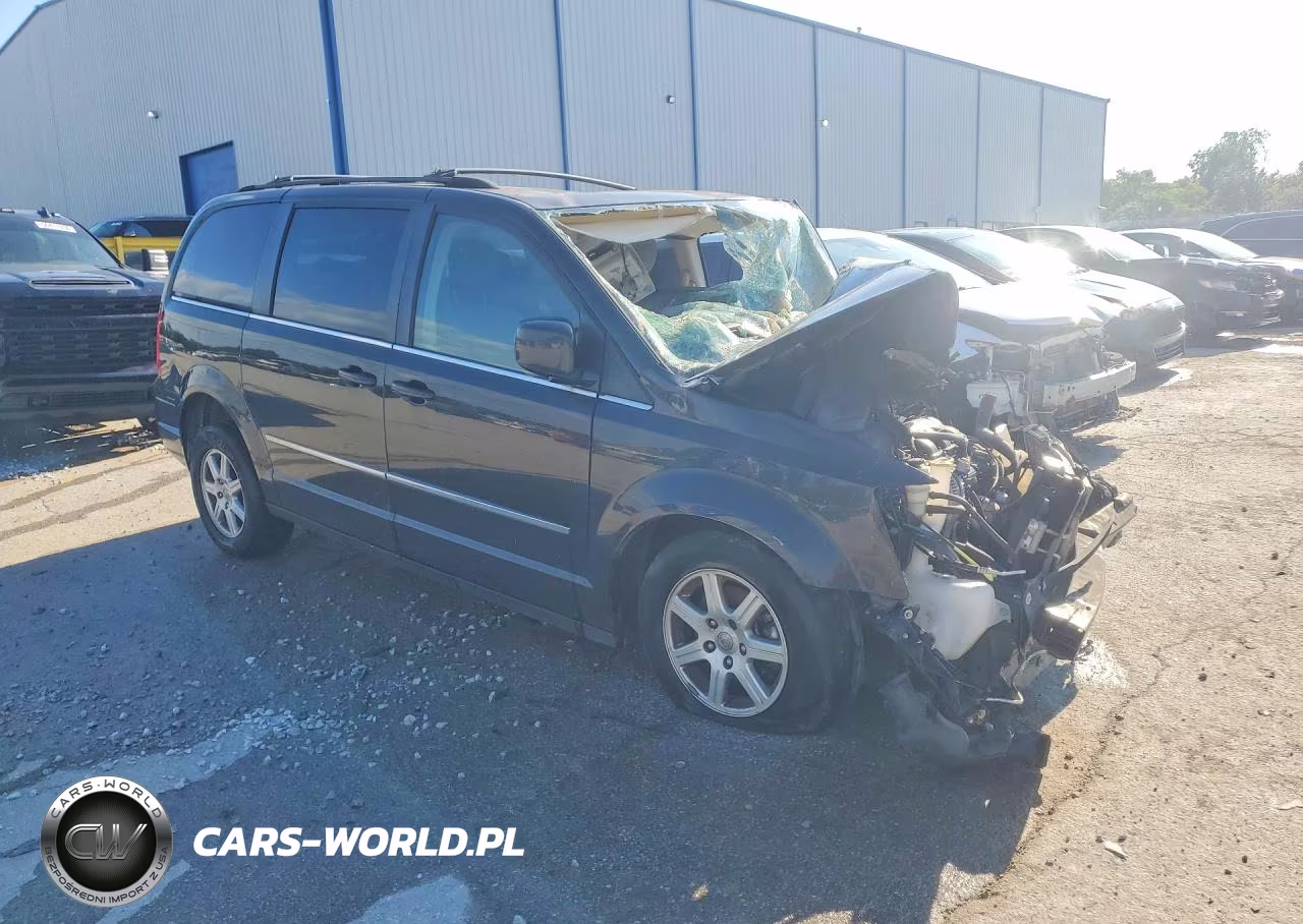2010 Chrysler Town & Country Touring VIN:2A4RR5D18AR266560 - 4