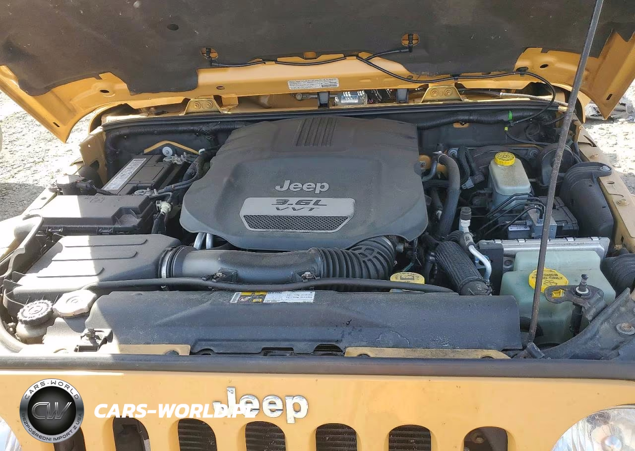 2013 Jeep Wrangler Unlimited Sahara VIN:1C4HJWEG3DL628745 - 11