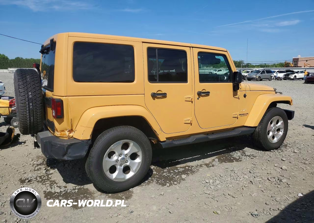 2013 Jeep Wrangler Unlimited Sahara VIN:1C4HJWEG3DL628745 - 3