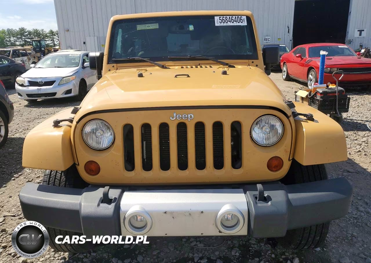 2013 Jeep Wrangler Unlimited Sahara VIN:1C4HJWEG3DL628745 - 5