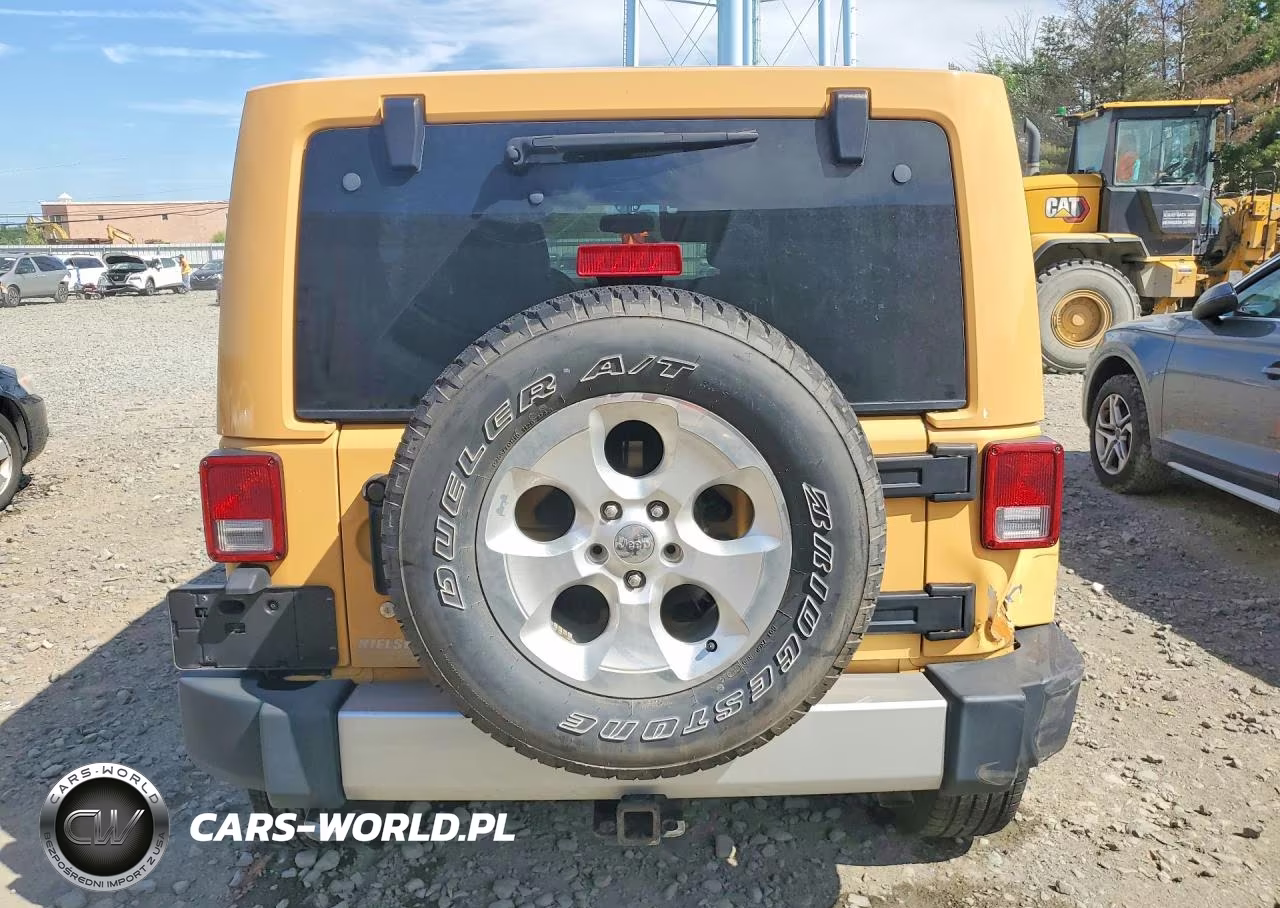 2013 Jeep Wrangler Unlimited Sahara VIN:1C4HJWEG3DL628745 - 6