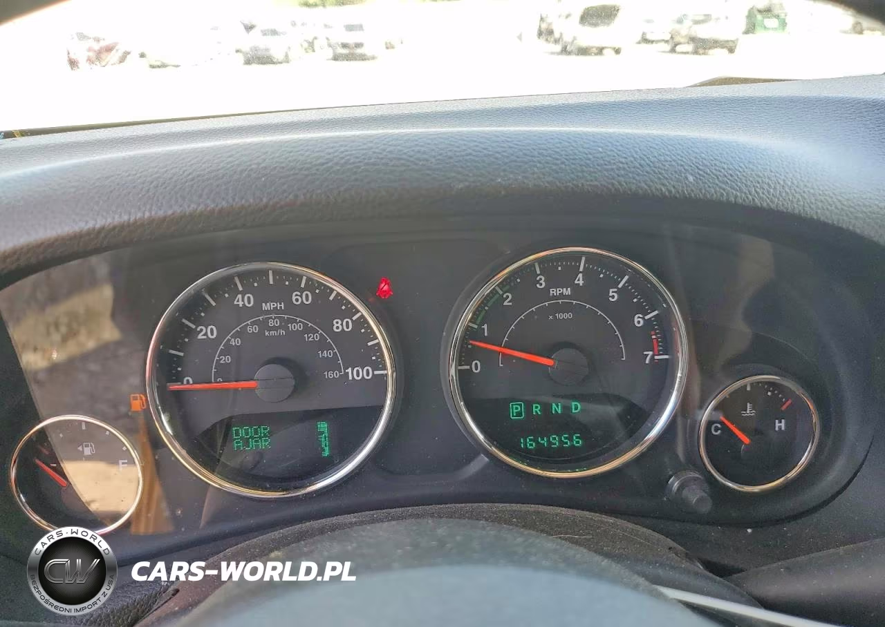 2013 Jeep Wrangler Unlimited Sahara VIN:1C4HJWEG3DL628745 - 9