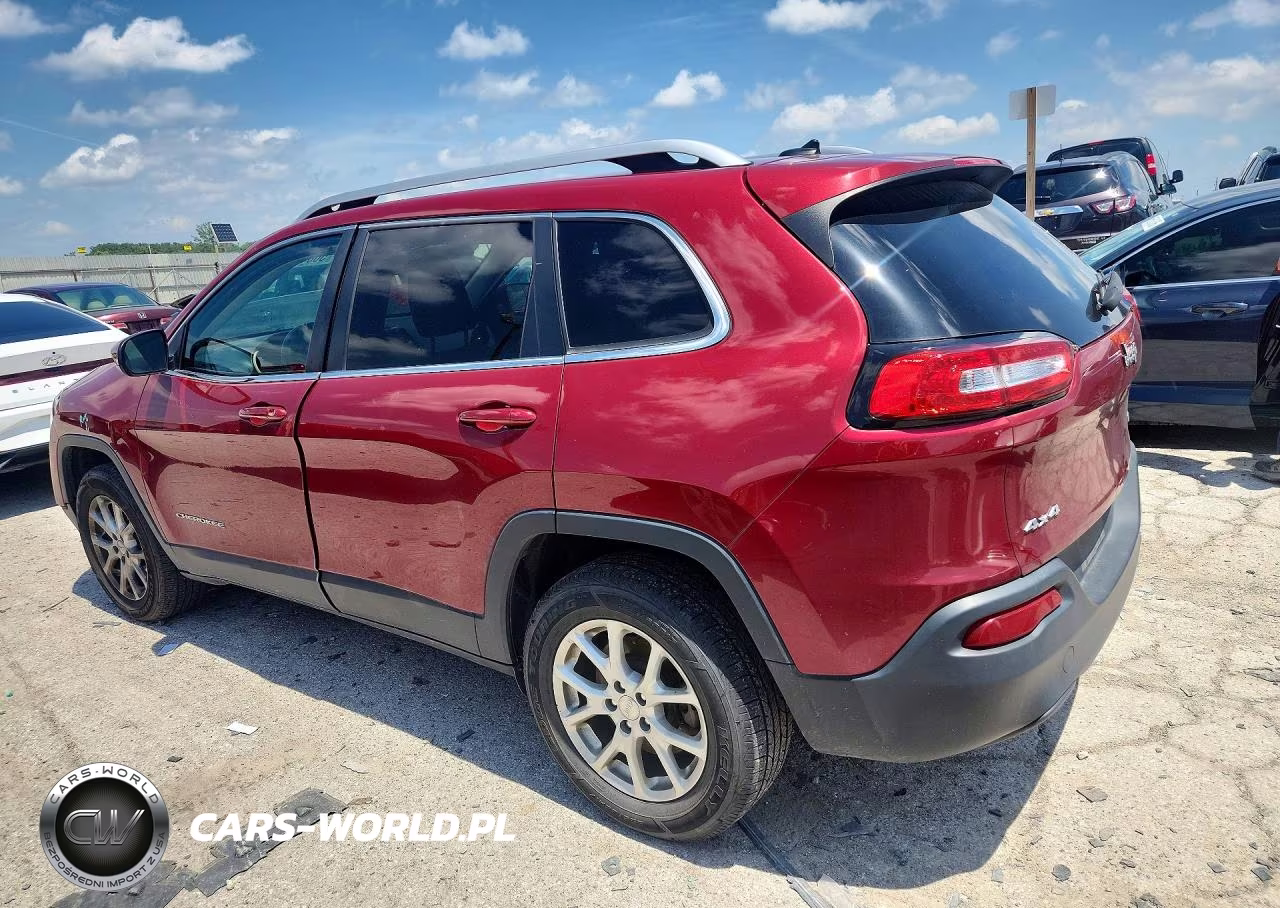 2015 Jeep Cherokee Latitude VIN:1C4PJMCB5FW726314 - 2