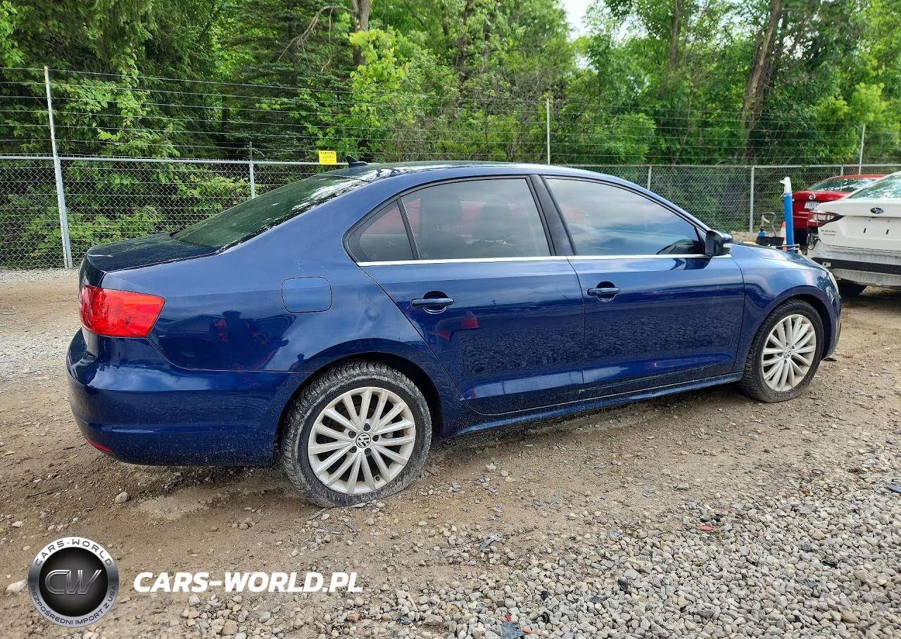 2014 Volkswagen Jetta Tdi VIN:3VWLL7AJ0EM445618 - 3