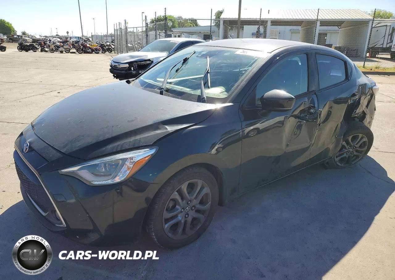 2019 Toyota Yaris Xle – zdjęcie 1 z 12