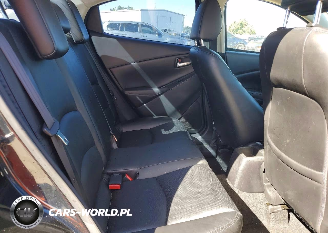 2019 Toyota Yaris Xle VIN:3MYDLBYV0KY519094 - 10