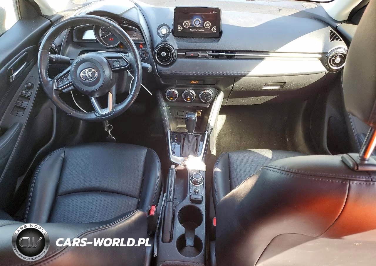 2019 Toyota Yaris Xle VIN:3MYDLBYV0KY519094 - 8