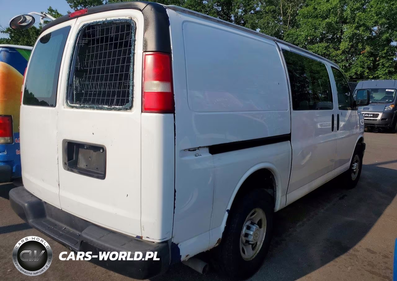 2010 Chevrolet Express G2500 VIN:1GCZGFBA2A1144074 - 3