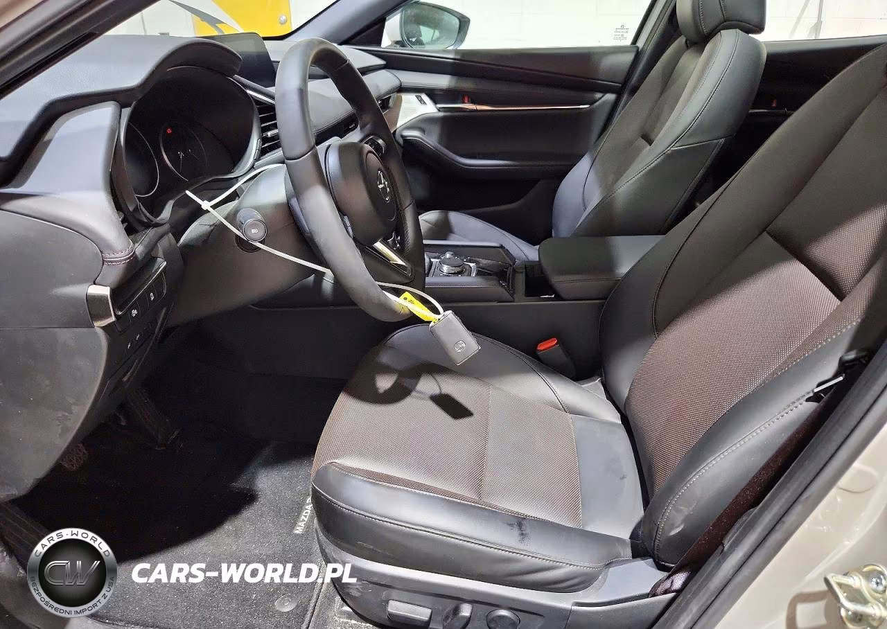 2026 Mazda 3 Premium VIN:JM1BPAML3T1863369 - 7