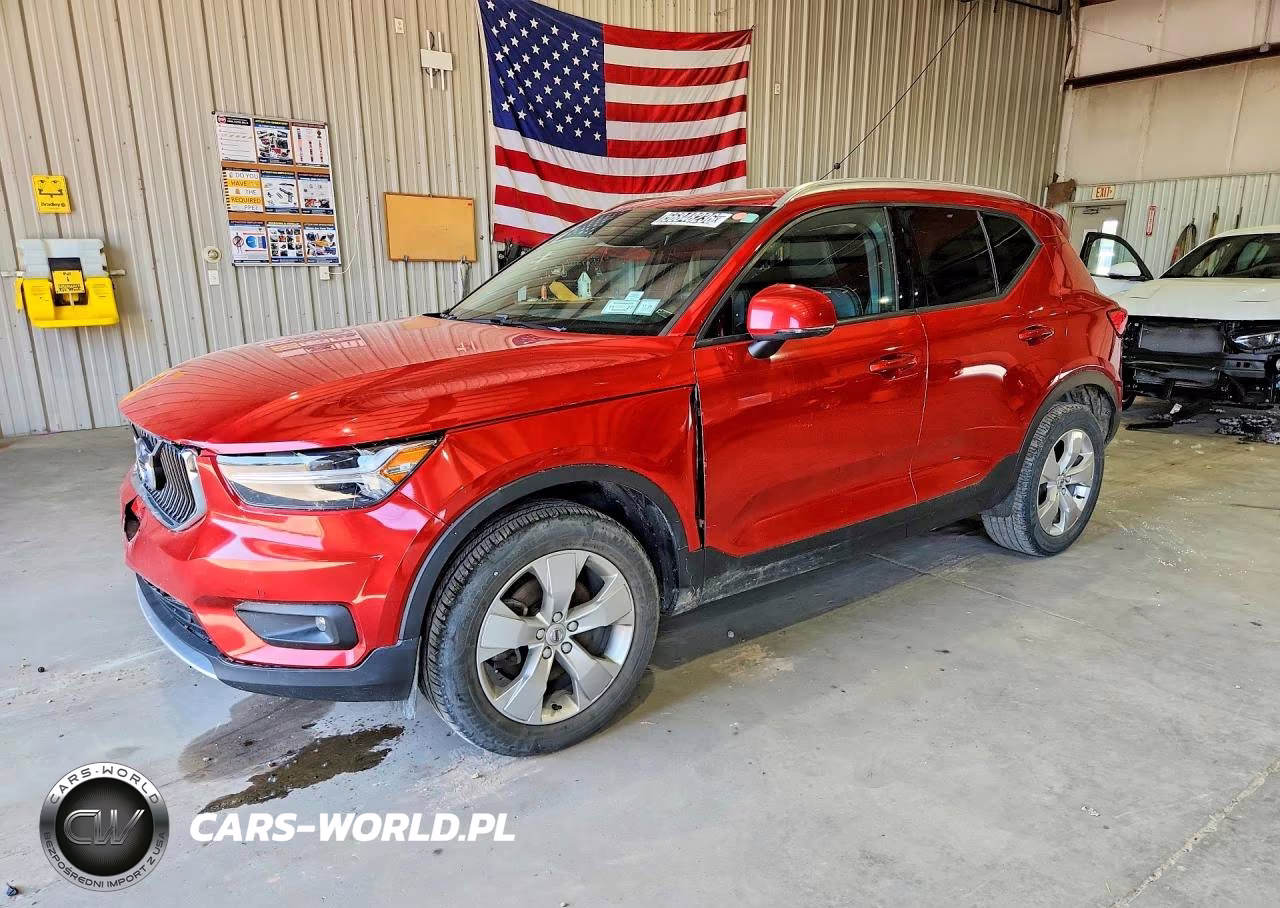 2022 Volvo Xc40 T5 Momentum – zdjęcie 1 z 13