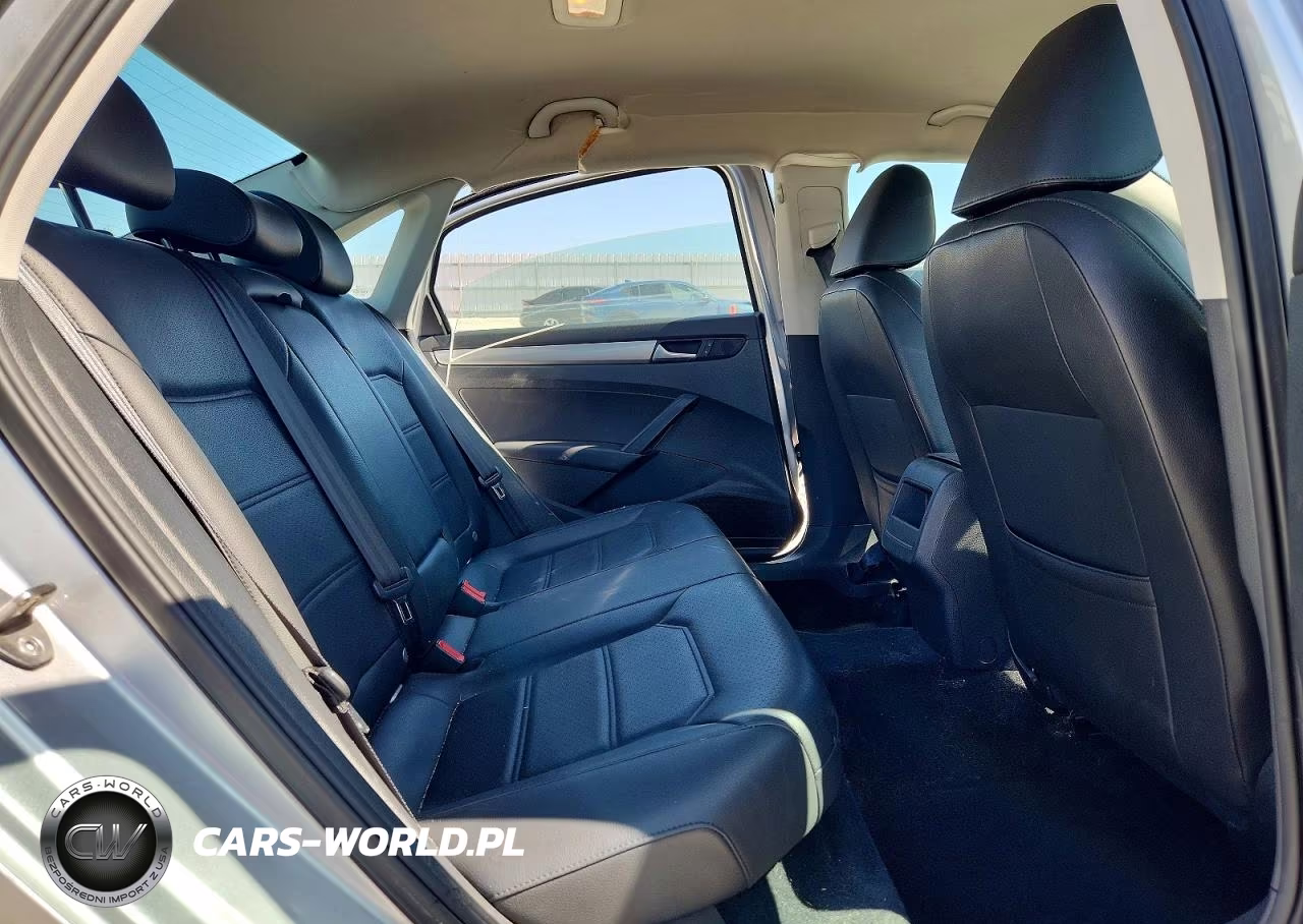 2015 Volkswagen Passat S VIN:1VWAT7A32FC119914 - 10